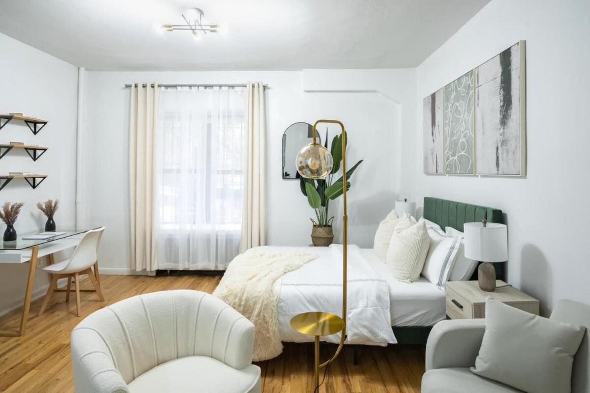74-1a New In Prime Uws - Gym In Building * New York