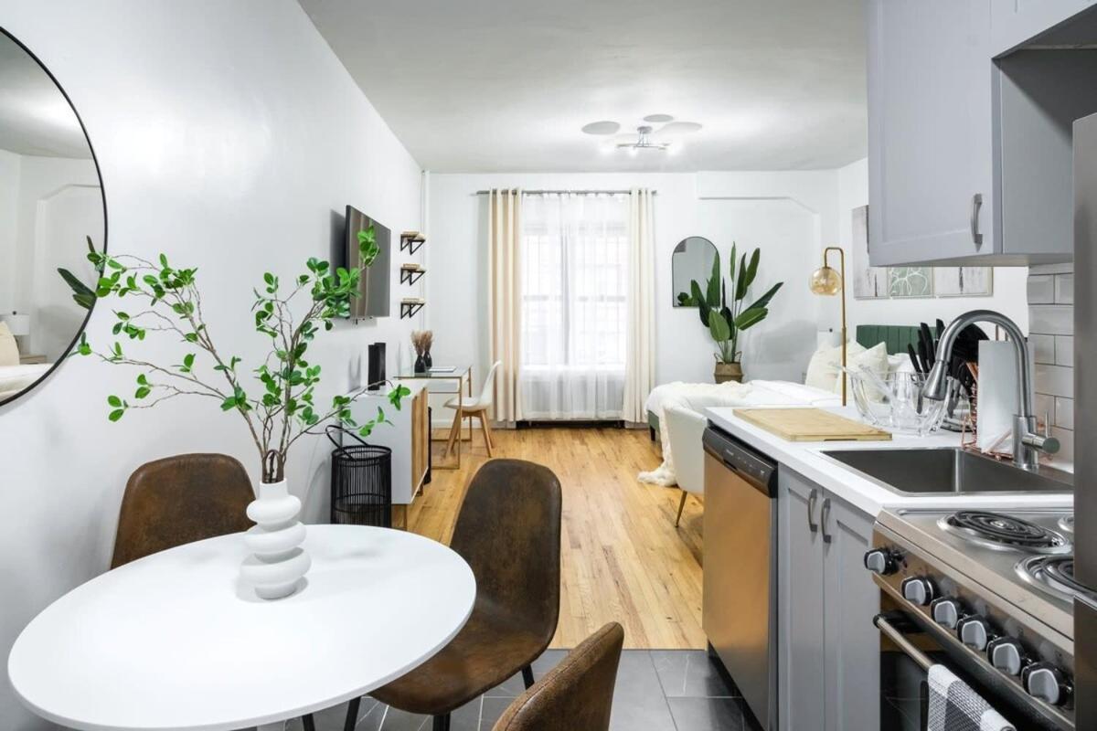 74-1a New In Prime Uws - Gym In Building Apartment